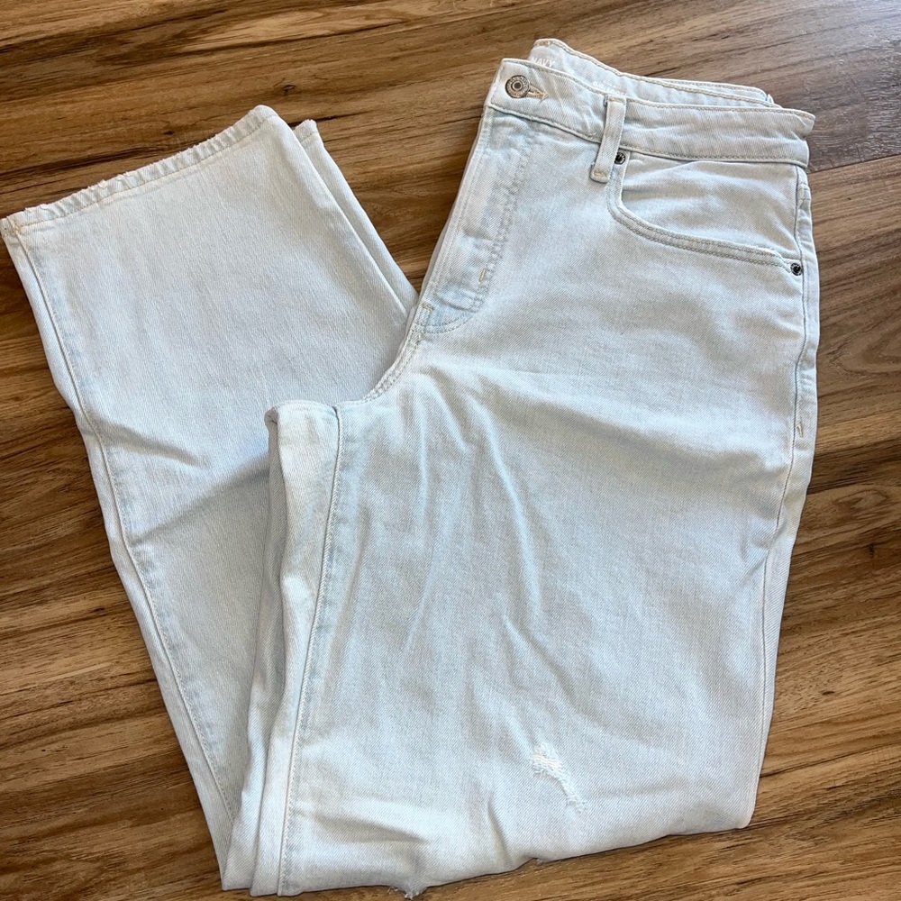 Women’s Lightwash/Light Blue Jeans